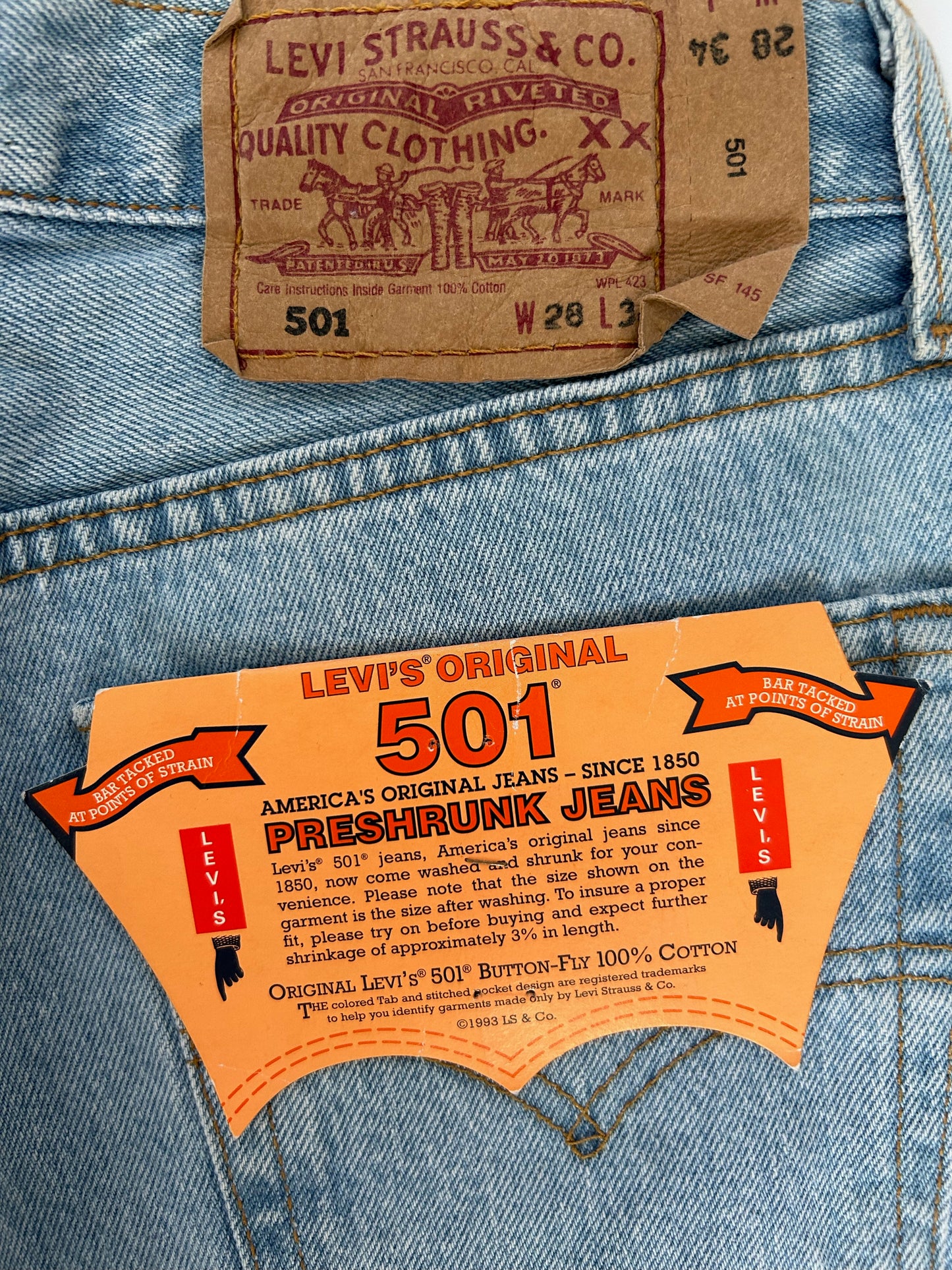 501 VINTAGE LEVI'S | SIZE 28
